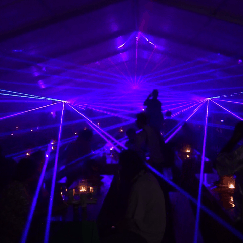 Buchen Sie eine grandiose Lasershow auch für Ihr Event.
Schon mit wenig Aufwand verzaubern wir Ihre Gäste
