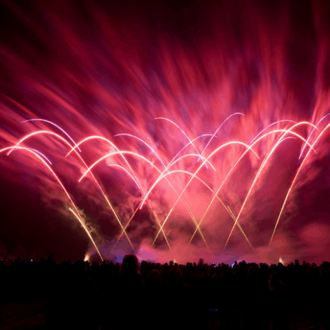 buntes feuerwerk für hochzeit