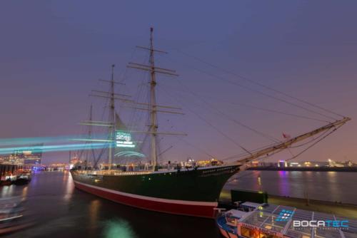 Laserprojektion auf Schiff