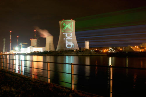 Laserprojektion auf ein Atomkraftwerk in Belgien